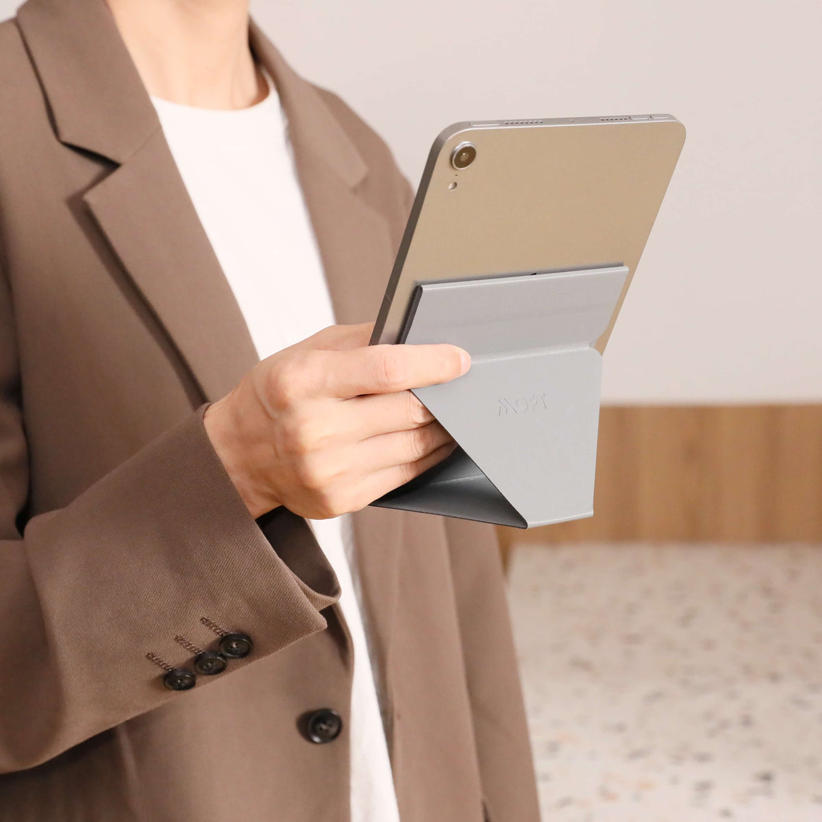 MOFT X — selbstklebender Tablet-Ständer
