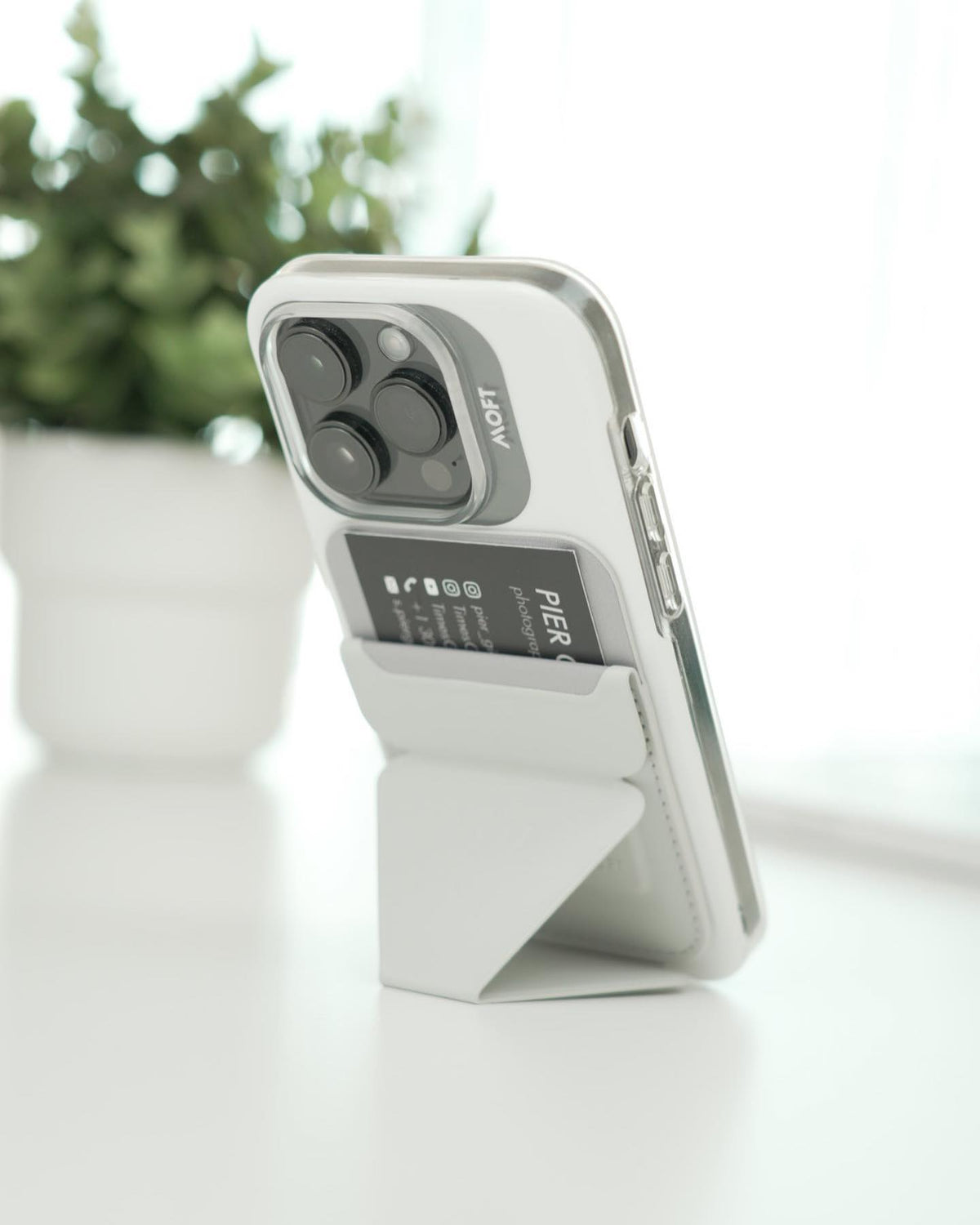MOFT Snap-On MOVAS™ (Premium) — magnetischer Handyhalter mit Kartenetui