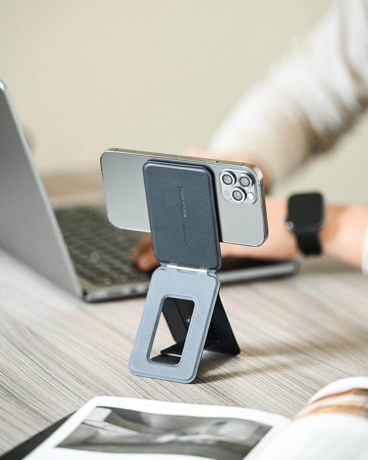 MOFT Tripod Stand — magnetisches Handy-Stativ