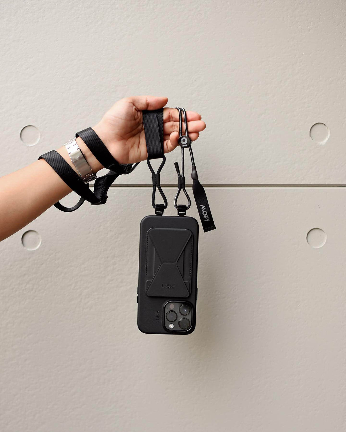 MOFT Lanyard — curea reglabilă pentru telefon